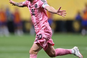 lol补丁下载-禄劝碟脚舞1到8脚完整版