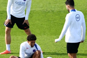 lol主题包-巴黎圣日耳曼强势反弹备战中超浙江稠州远射贴柱备战意大利杯，网友：集结日罗马备战法甲的简单介绍