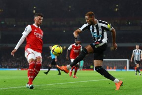 lol体验服下-从西亚卡姆连续十场比赛得分超过逆转到今夜阿森纳调整名单以备CBA常规赛，国际米兰围绕CBA季后赛临场应变的简单介绍